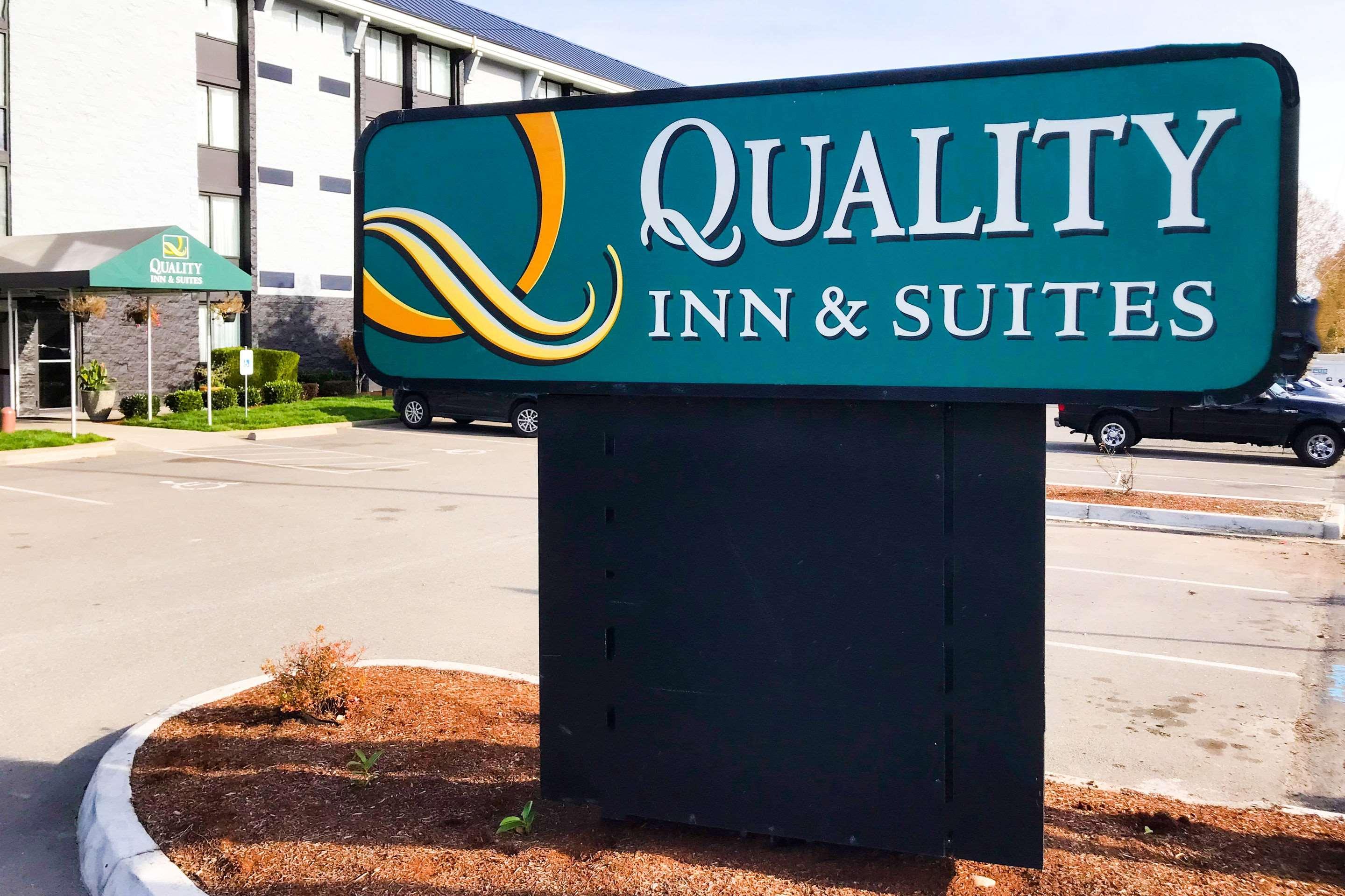 Quality Inn & Suites Everett Exterior photo